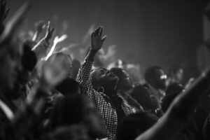 Read more about the article Christian Music and Worship: Modern Trends and Traditions